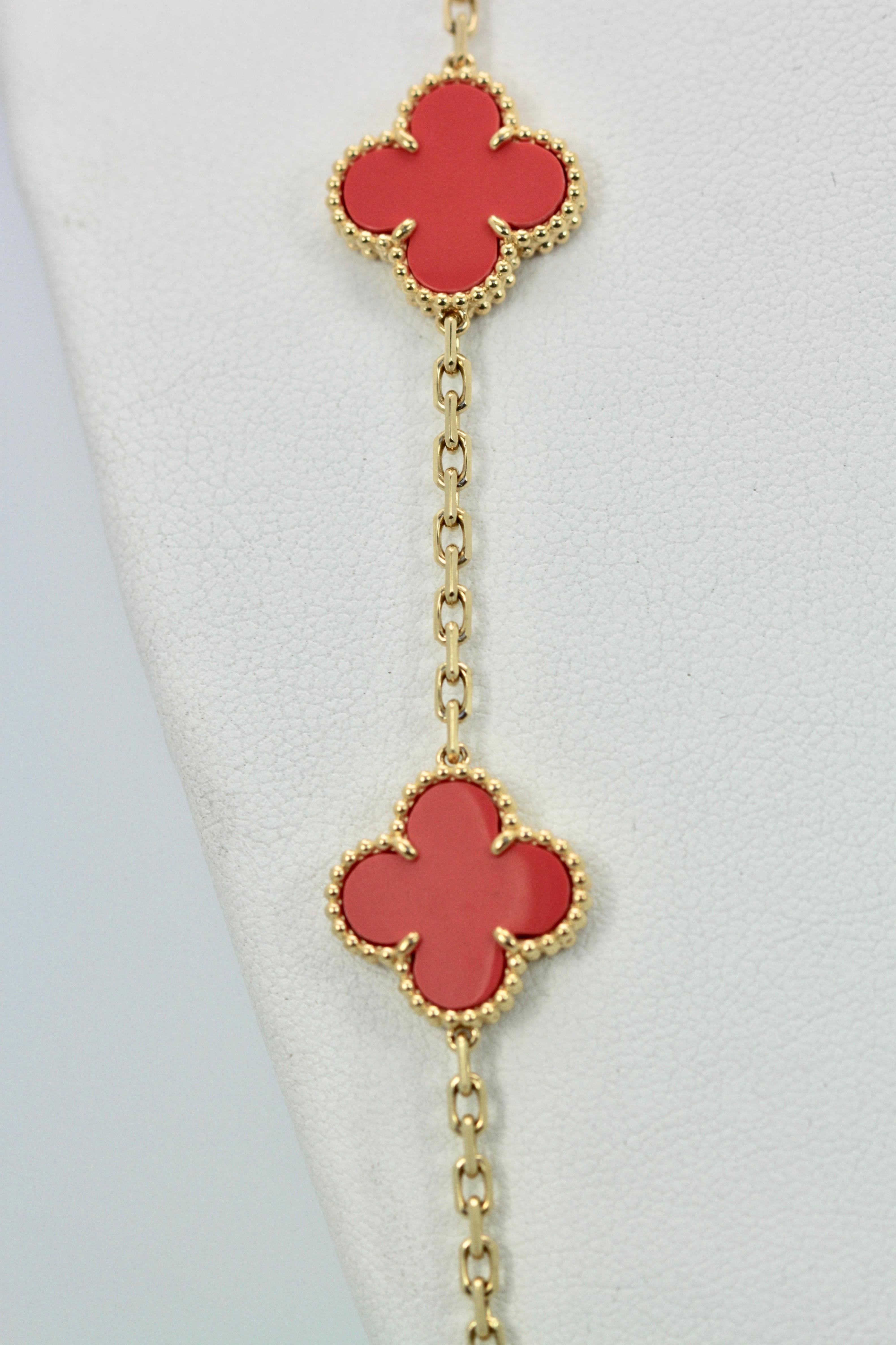 Van Cleef & Arpels Coral Alhambra 20 Motif Necklace 18 Karat Yellow Gold In Good Condition In North Hollywood, CA