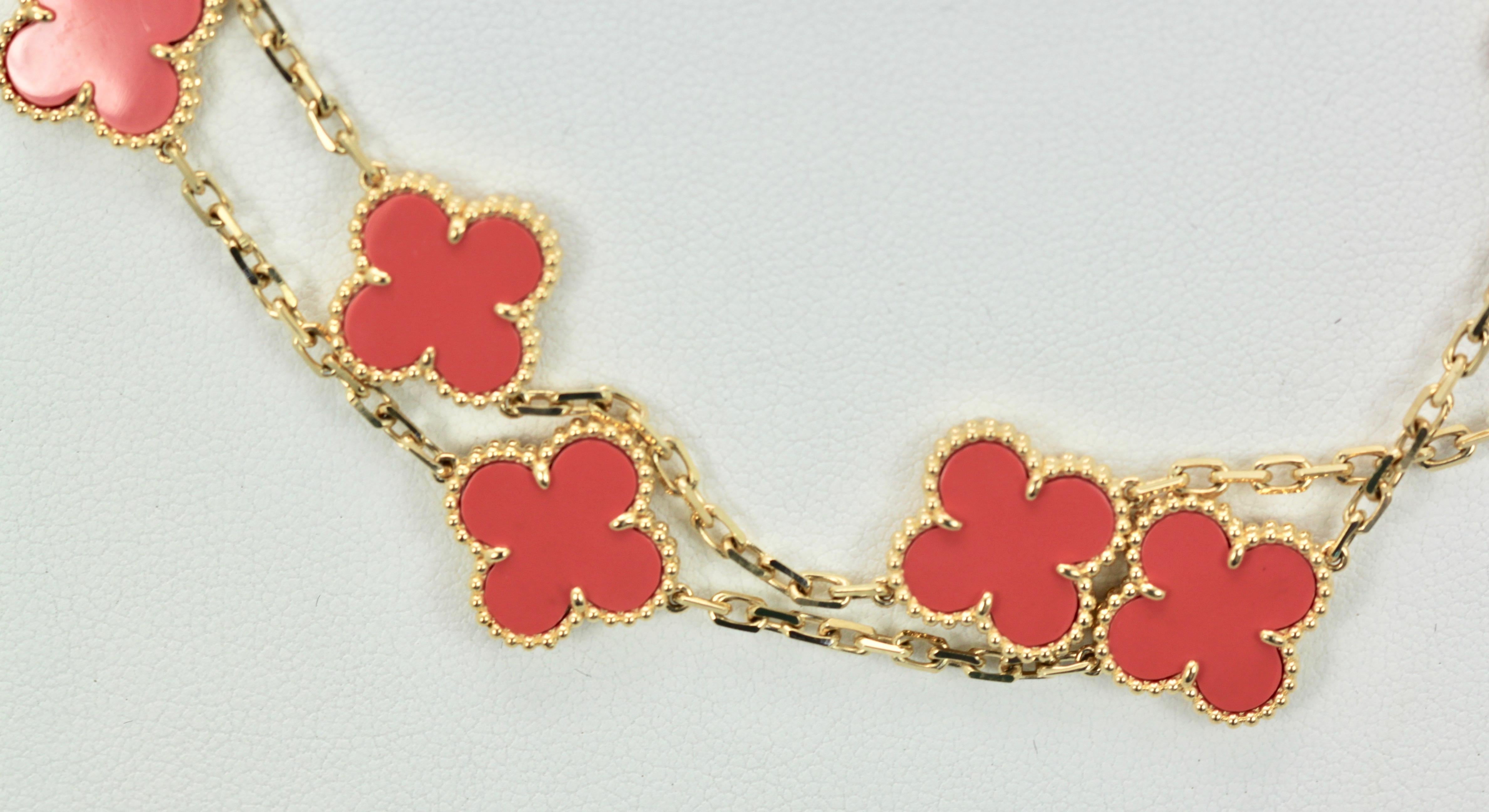 Van Cleef & Arpels Coral Alhambra 20 Motif Necklace 18 Karat Yellow Gold In Good Condition In North Hollywood, CA