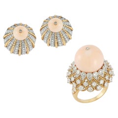 Van Cleef & Arpels Set aus Ring und Ohrringen mit Korallen und Diamanten