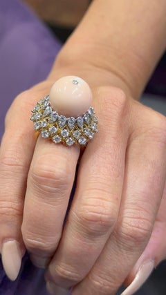 Van Cleef & Arpels Bague en corail et diamants