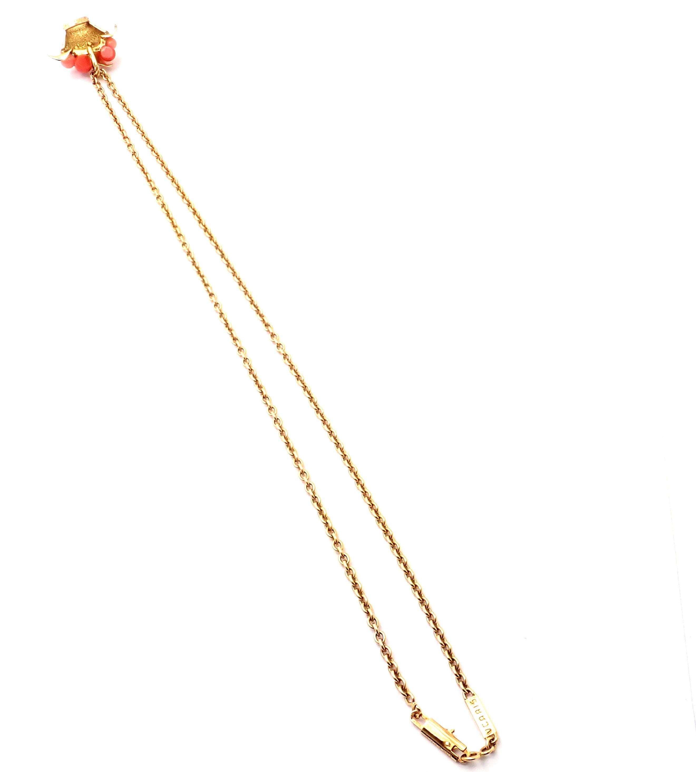 Van Cleef & Arpels Coral Bead Fruit Basket Yellow Gold Pendant Necklace For Sale 3