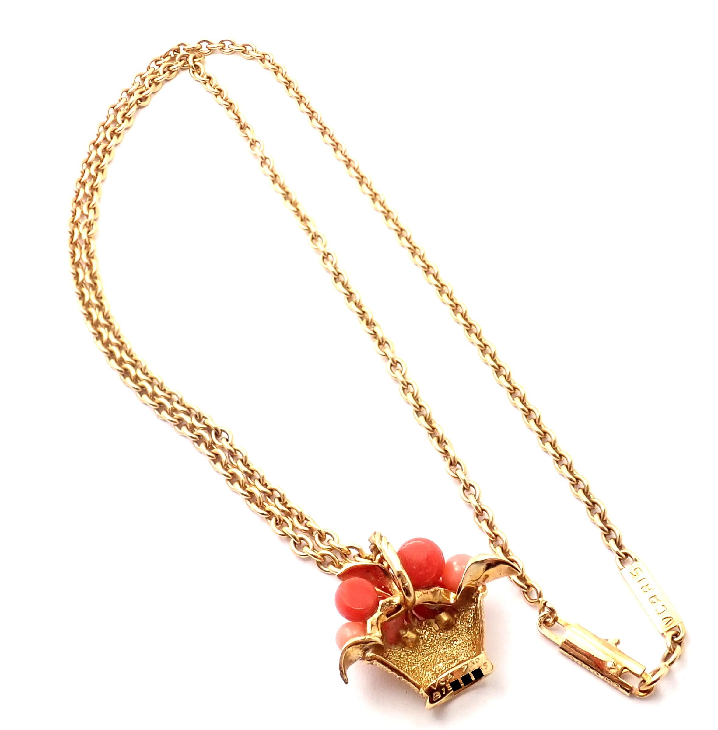 Van Cleef & Arpels Coral Bead Fruit Basket Yellow Gold Pendant Necklace For Sale 4