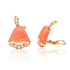 VAN CLEEF & ARPELS Pendientes de diamantes en forma de campana de coral