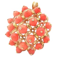 Van Cleef & Arpels Coral Brooch in 18K Gold