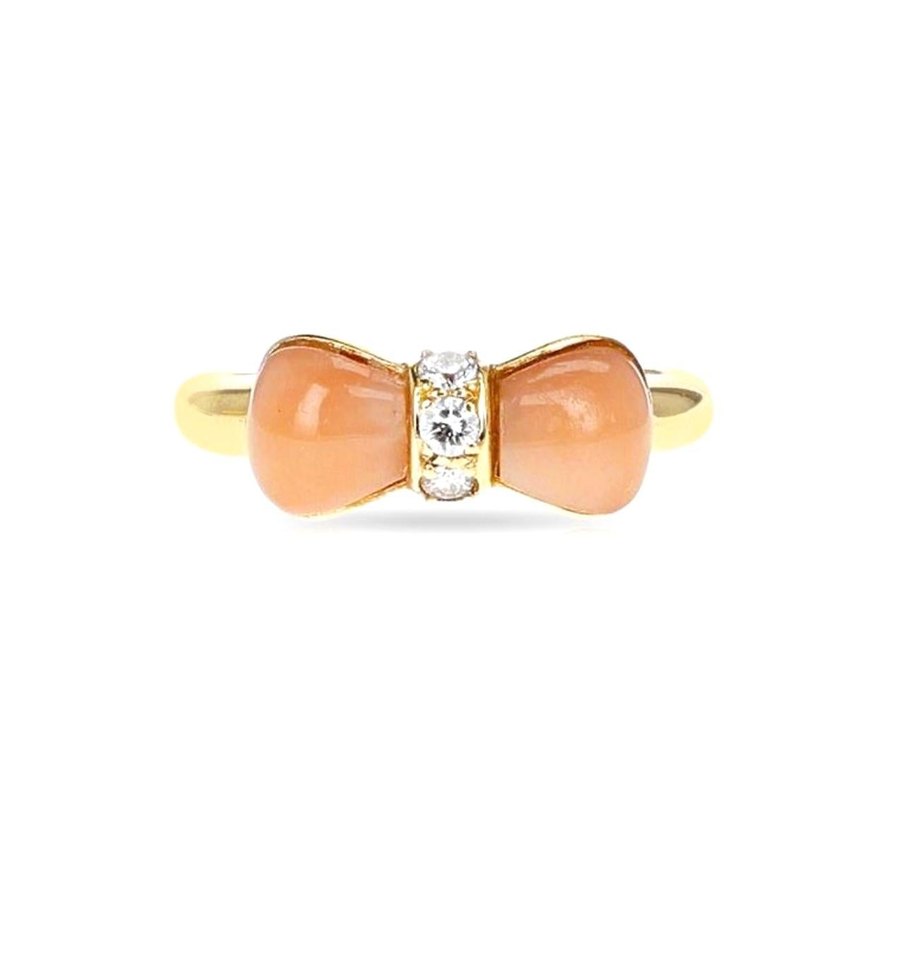 Van Cleef & Arpels Coral Diamond 18k Yellow Gold Bow Design Ring For Sale 3