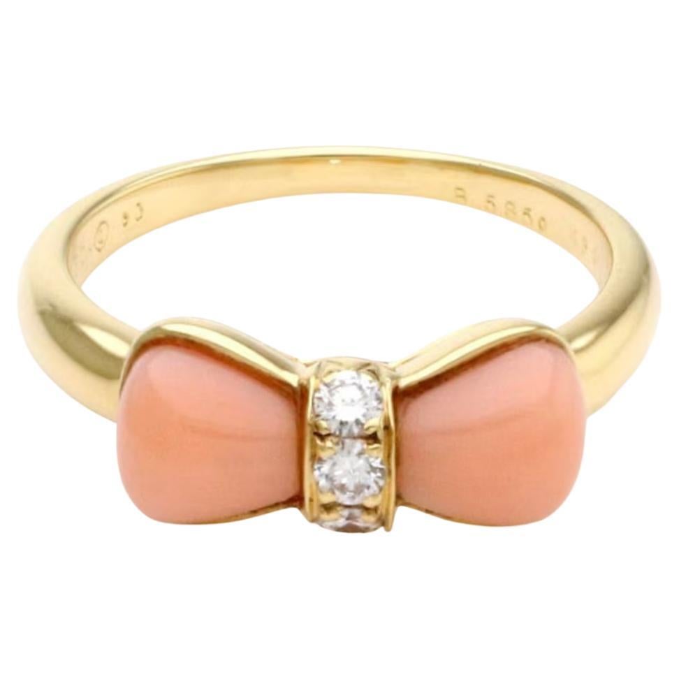 Van Cleef & Arpels Coral Diamond 18k Yellow Gold Bow Design Ring For Sale