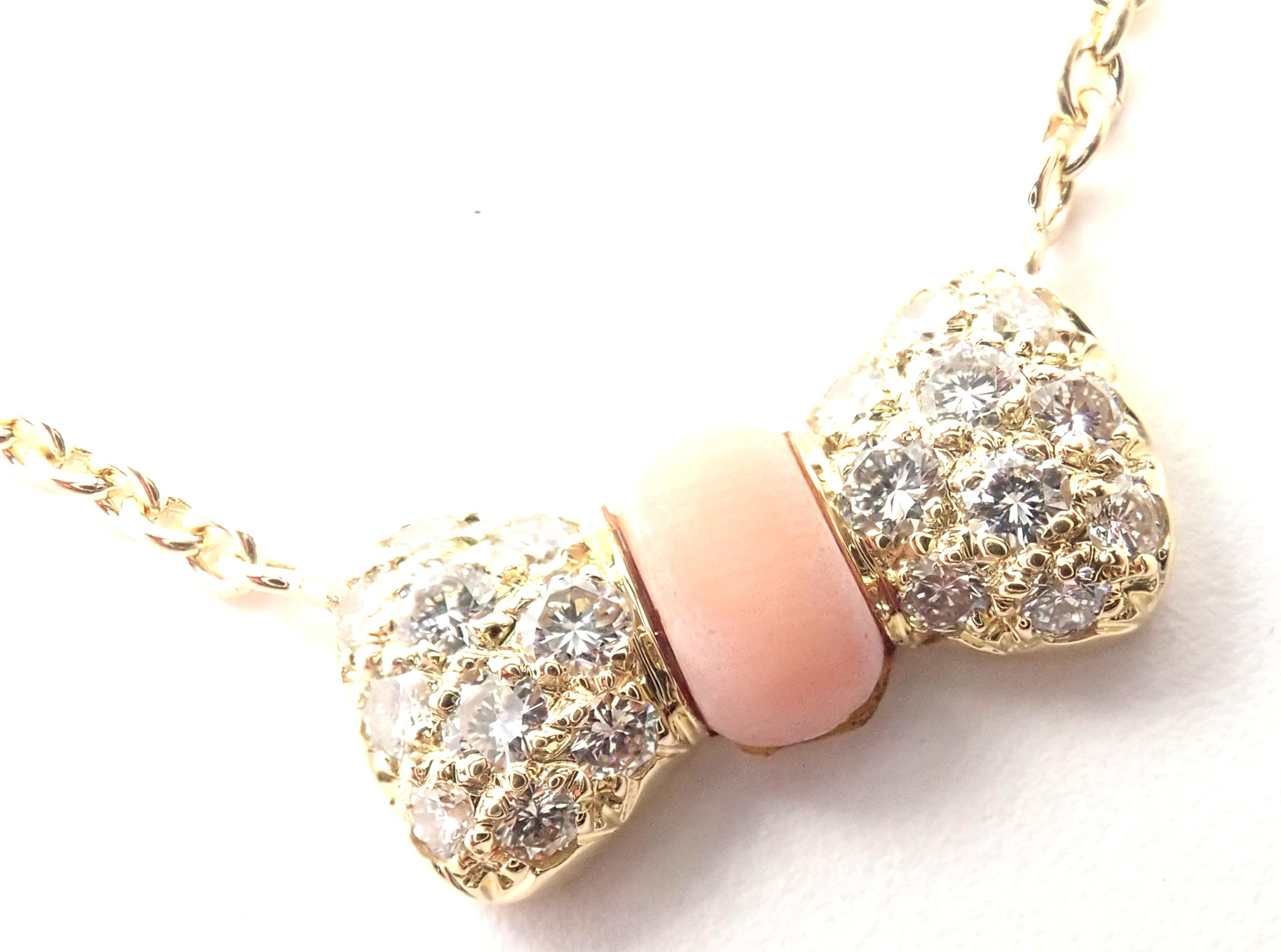 Van Cleef & Arpels, collier avec nœud en or jaune, corail et diamants en vente 3