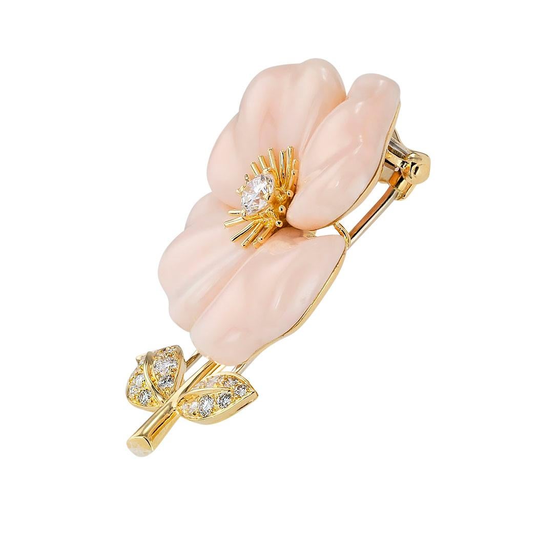 Contemporary Van Cleef & Arpels Coral Diamond Yellow Gold Flower Clip Brooch