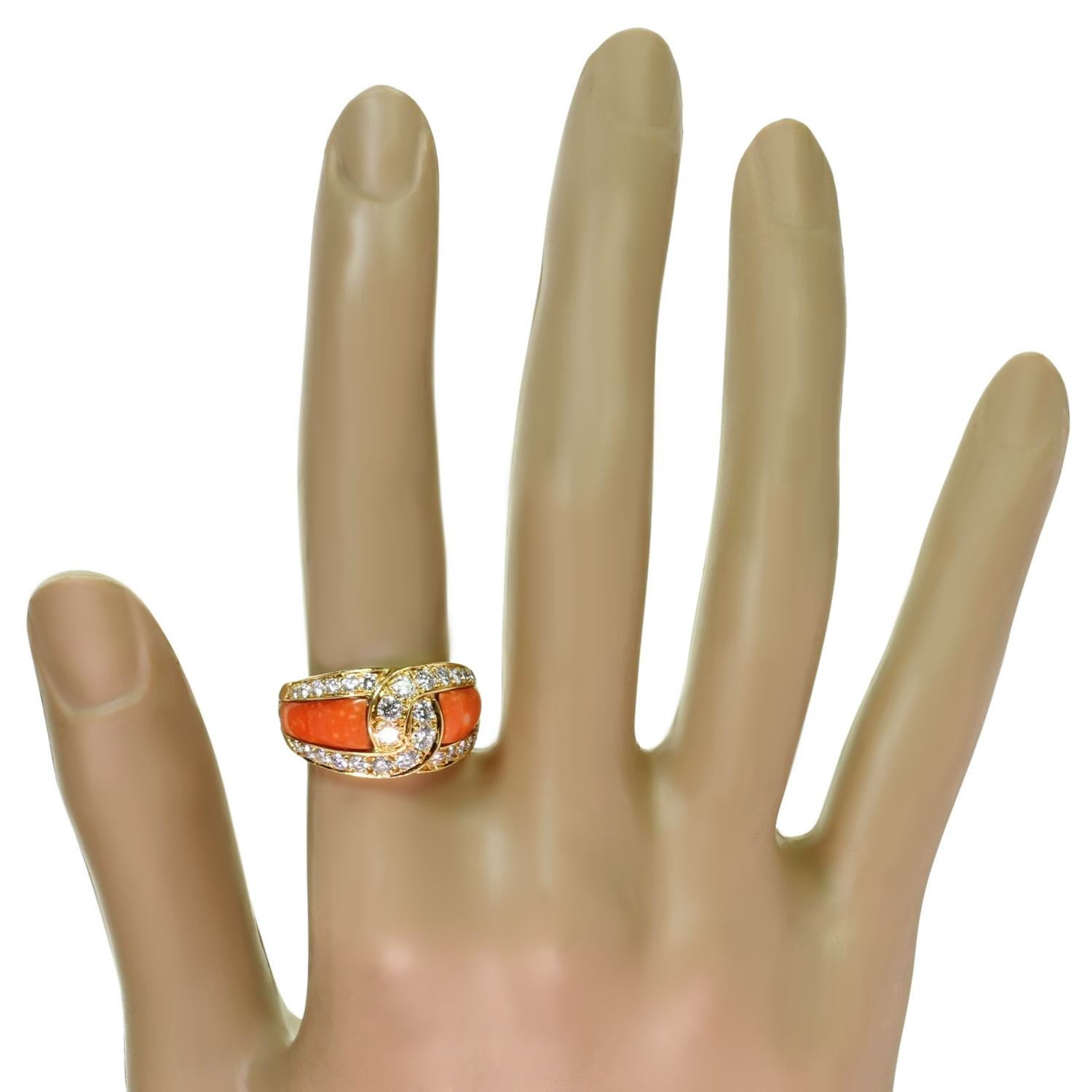 VAN CLEEF & ARPELS Coral Diamond Yellow Gold Ring In Excellent Condition For Sale In New York, NY