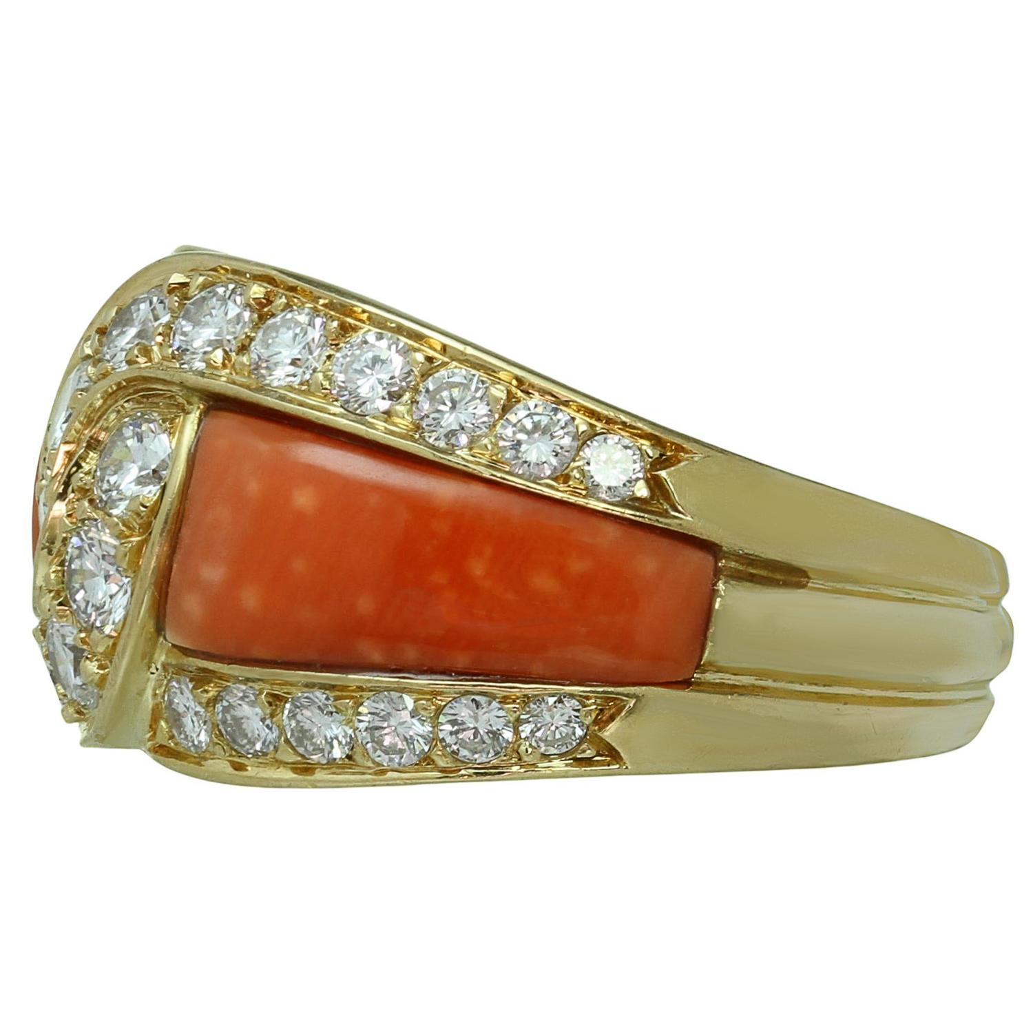 Women's VAN CLEEF & ARPELS Coral Diamond Yellow Gold Ring For Sale