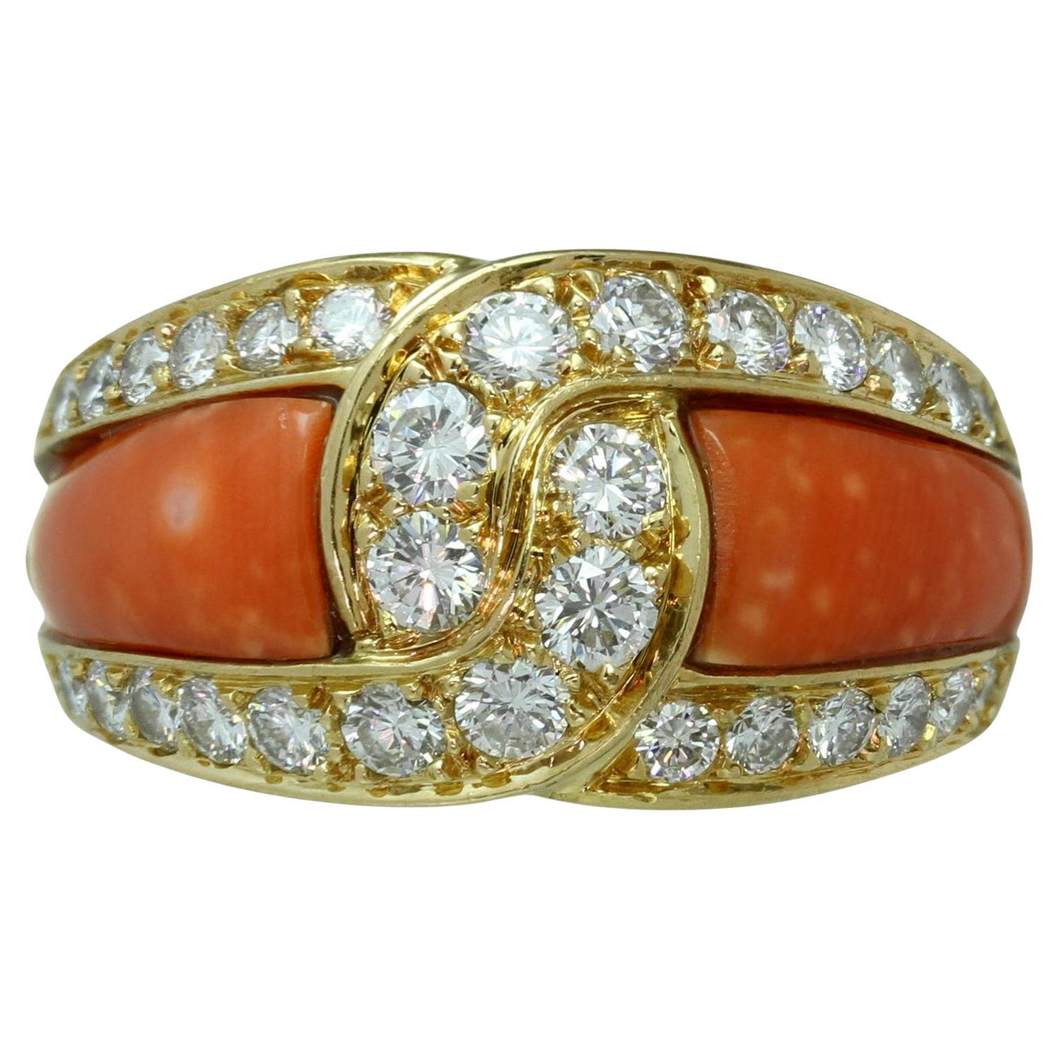 VAN CLEEF & ARPELS Coral Diamond Yellow Gold Ring For Sale