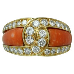 Vintage VAN CLEEF & ARPELS Coral Diamond Yellow Gold Ring
