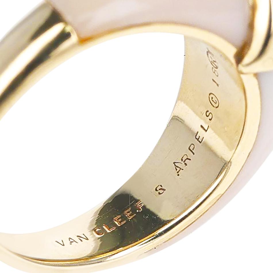 Women's or Men's Van Cleef & Arpels Coral Double Heart with Diamonds Ring, 18K For Sale