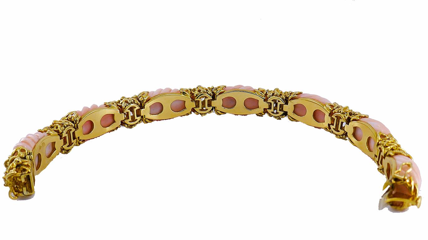 Van Cleef & Arpels Coral Gold Vintage Bracelet French Estate Jewelry For Sale 1