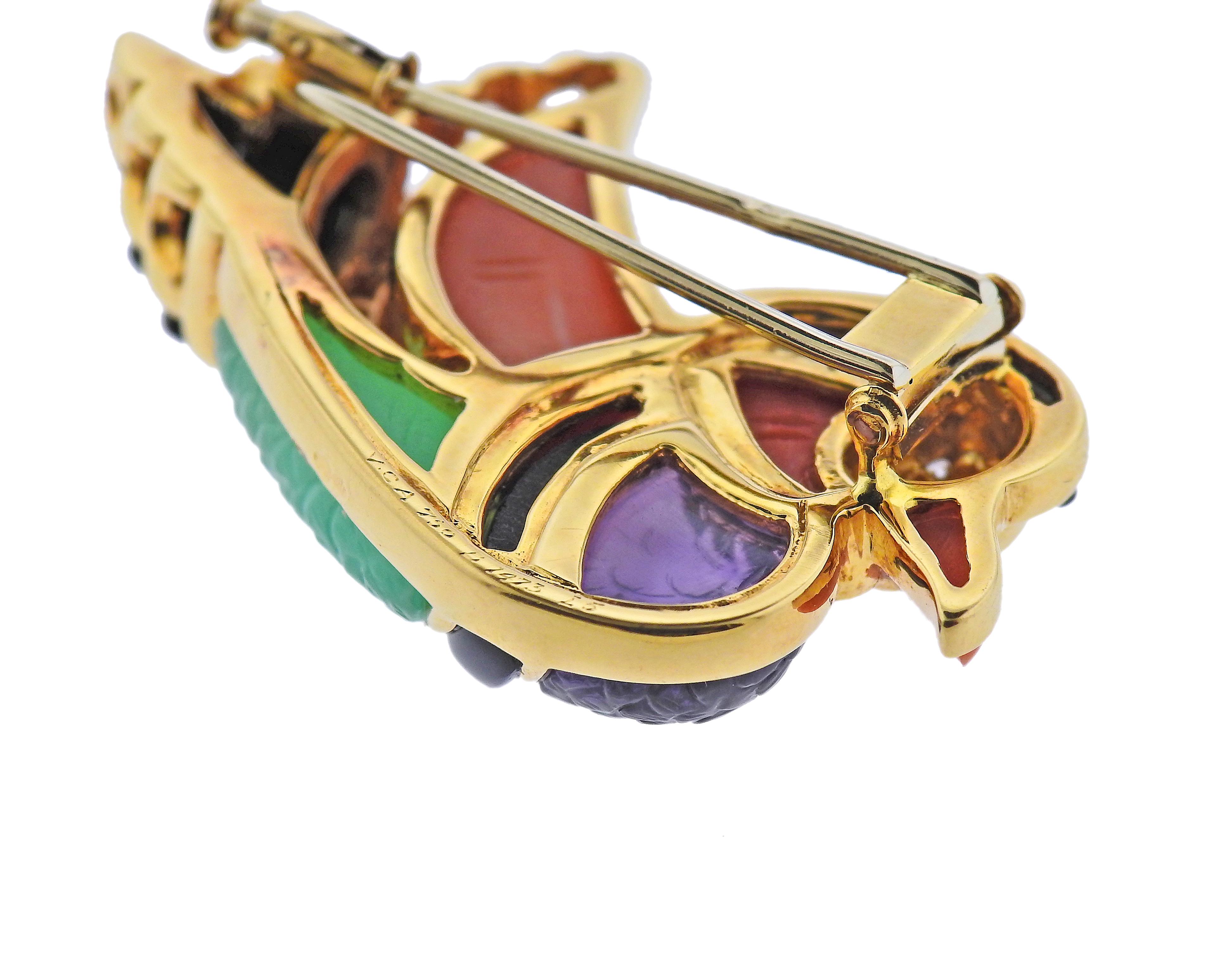 Van Cleef & Arpels Coral Onyx Amethyst Diamond Chrysoprase Gold Duck Brooch In Excellent Condition In New York, NY