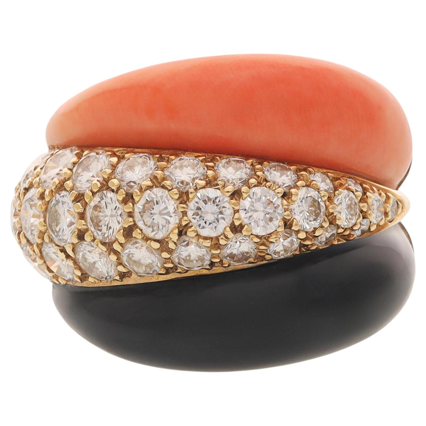 VAN CLEEF & ARPELS Coral, Onyx and Diamond Ring