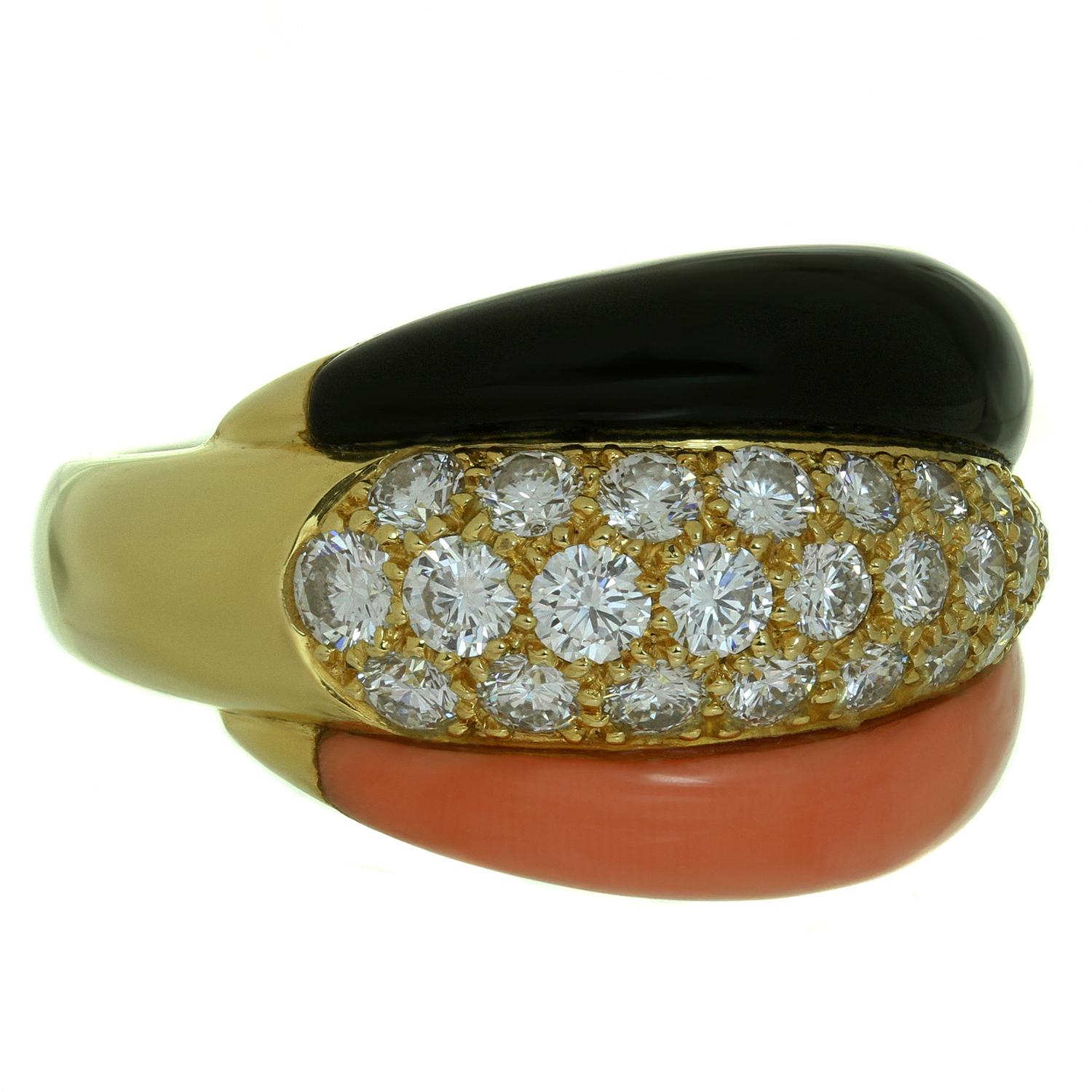 Brilliant Cut Van Cleef & Arpels Coral Onyx Diamond Yellow Gold Ring