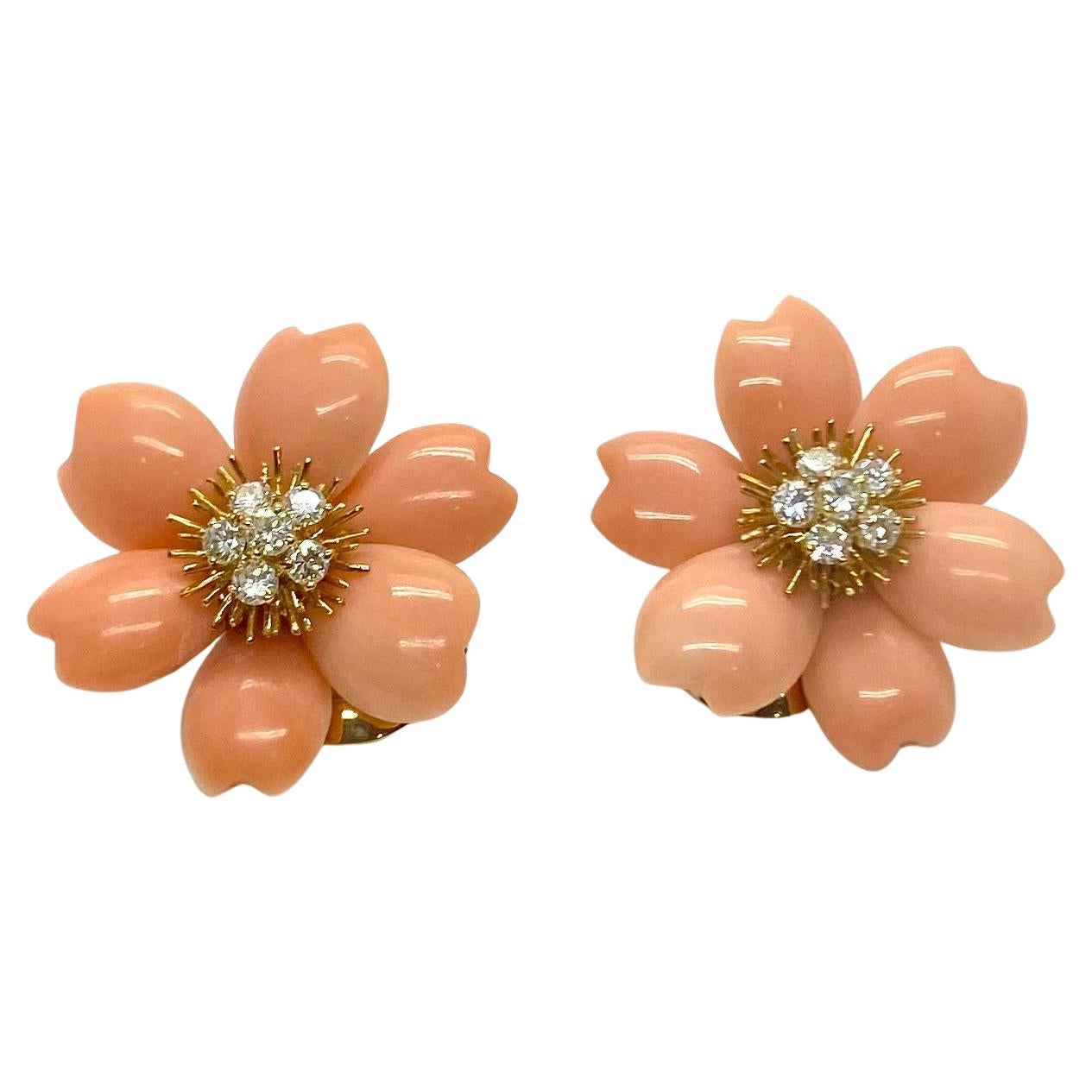 Rose de Noel Ohrclips Koralle und Diamanten Van Cleef & Appels Paris 1978