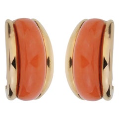 Pendientes de aro de oro amarillo con coral Van Cleef & Arpels