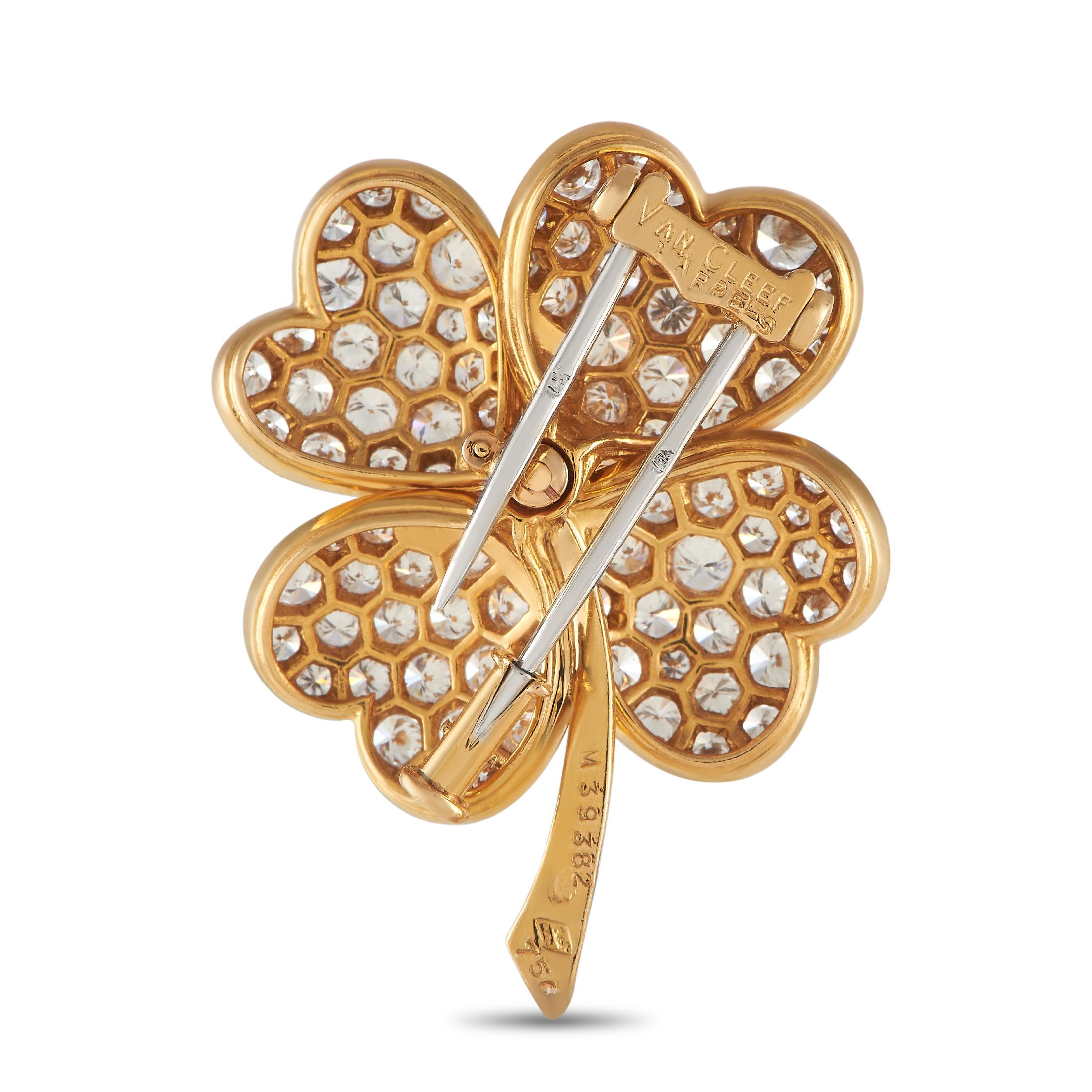 A pendant and a brooch in one, this medium sized Van Cleef & Arpels piece will undoubtedly become one of your favorites. It is crafted in 18K yellow gold with a sculpted cosmos flower motif. Its four heart-shaped petals are peppered with EF/VVS-1