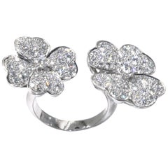 Van Cleef & Arpels Cosmos between the Finger Ring, White Gold, Diamond