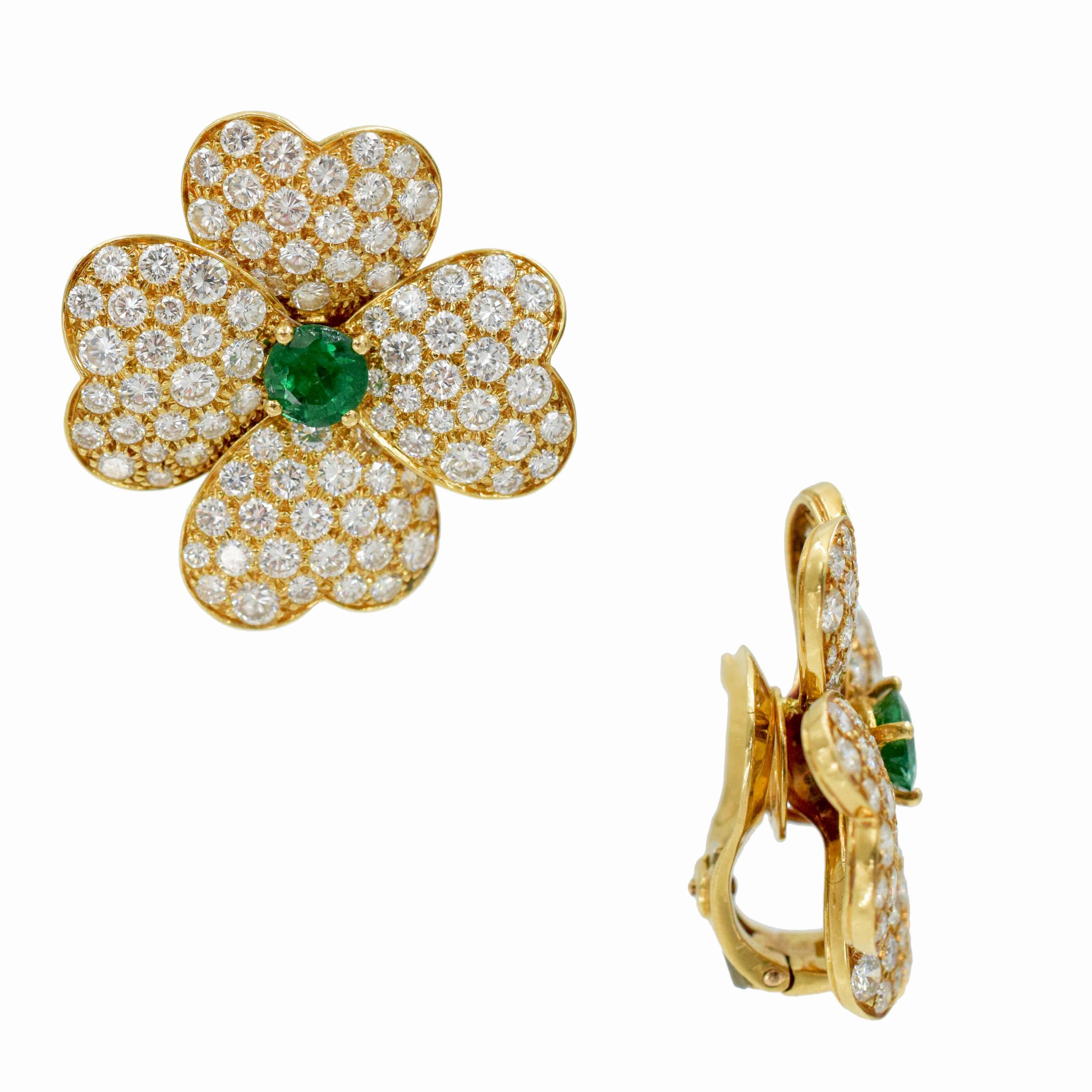 Van Cleef & Arpels 'Cosmos' Diamond and Emerald Earrings and Brooch In Excellent Condition For Sale In New York, NY