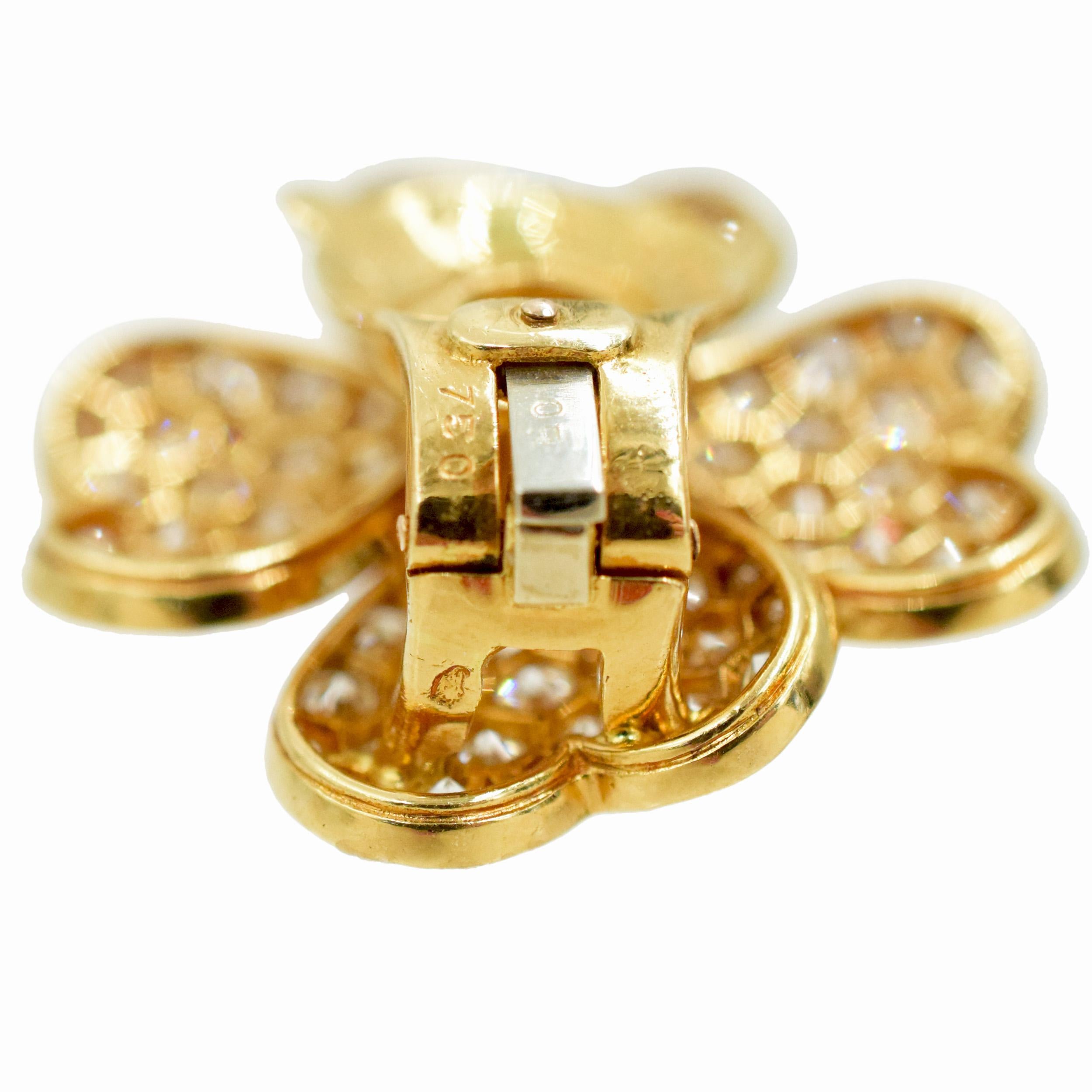 Van Cleef & Arpels 'Cosmos' Diamond and Emerald Earrings and Brooch For Sale 3