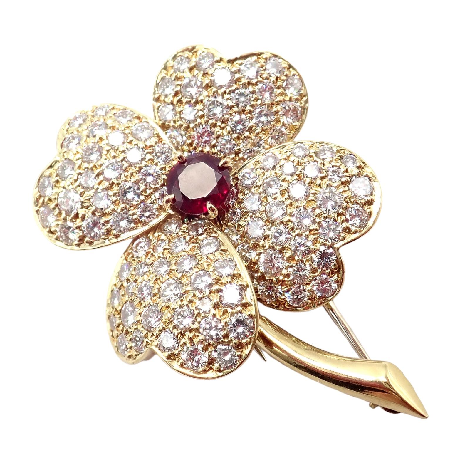 Van Cleef & Arpels Cosmos Diamond And Ruby Yellow Gold Pendant Brooch For Sale 1