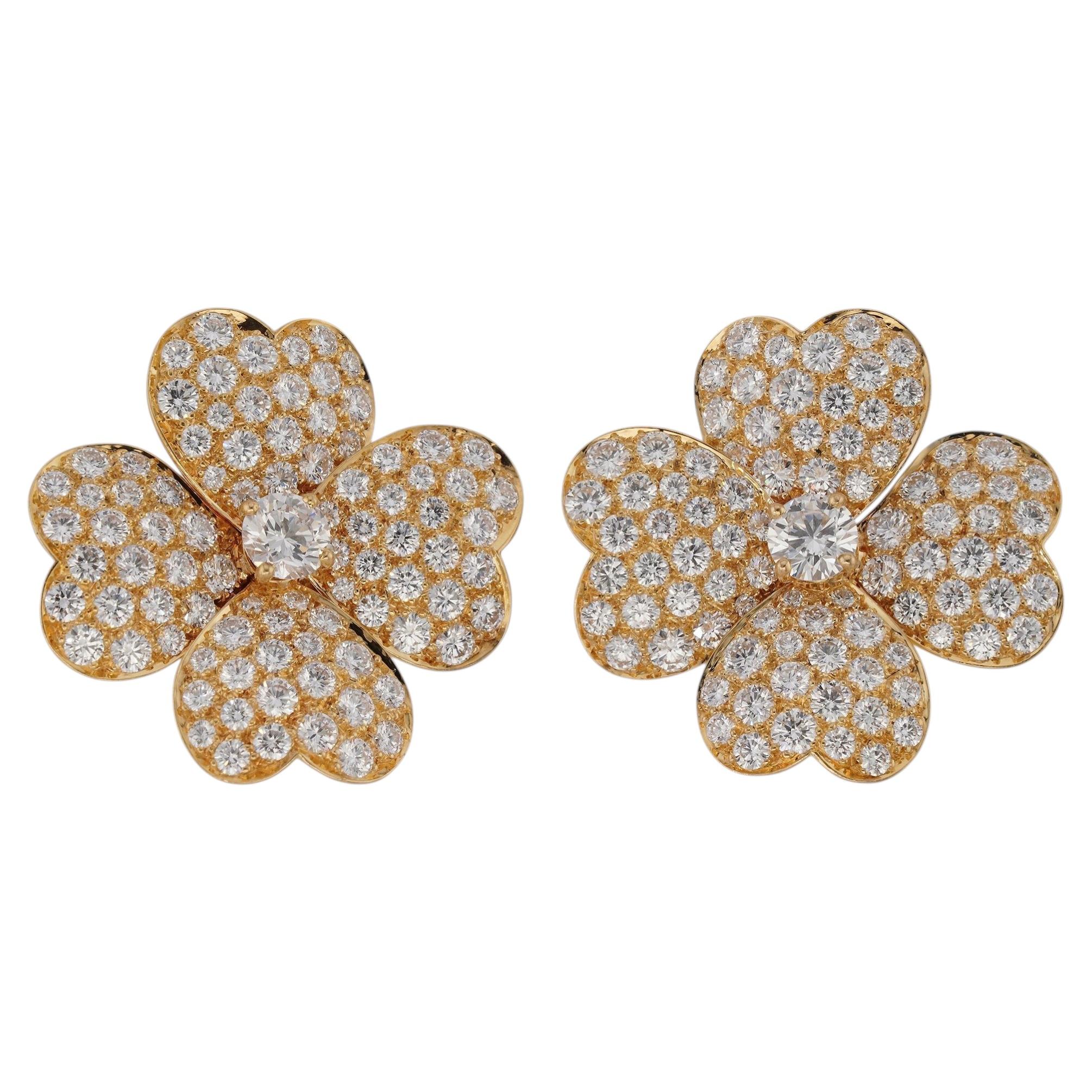 VAN CLEEF & ARPELS : Grandes boucles d'oreilles « Cosmos » en or jaune et diamants