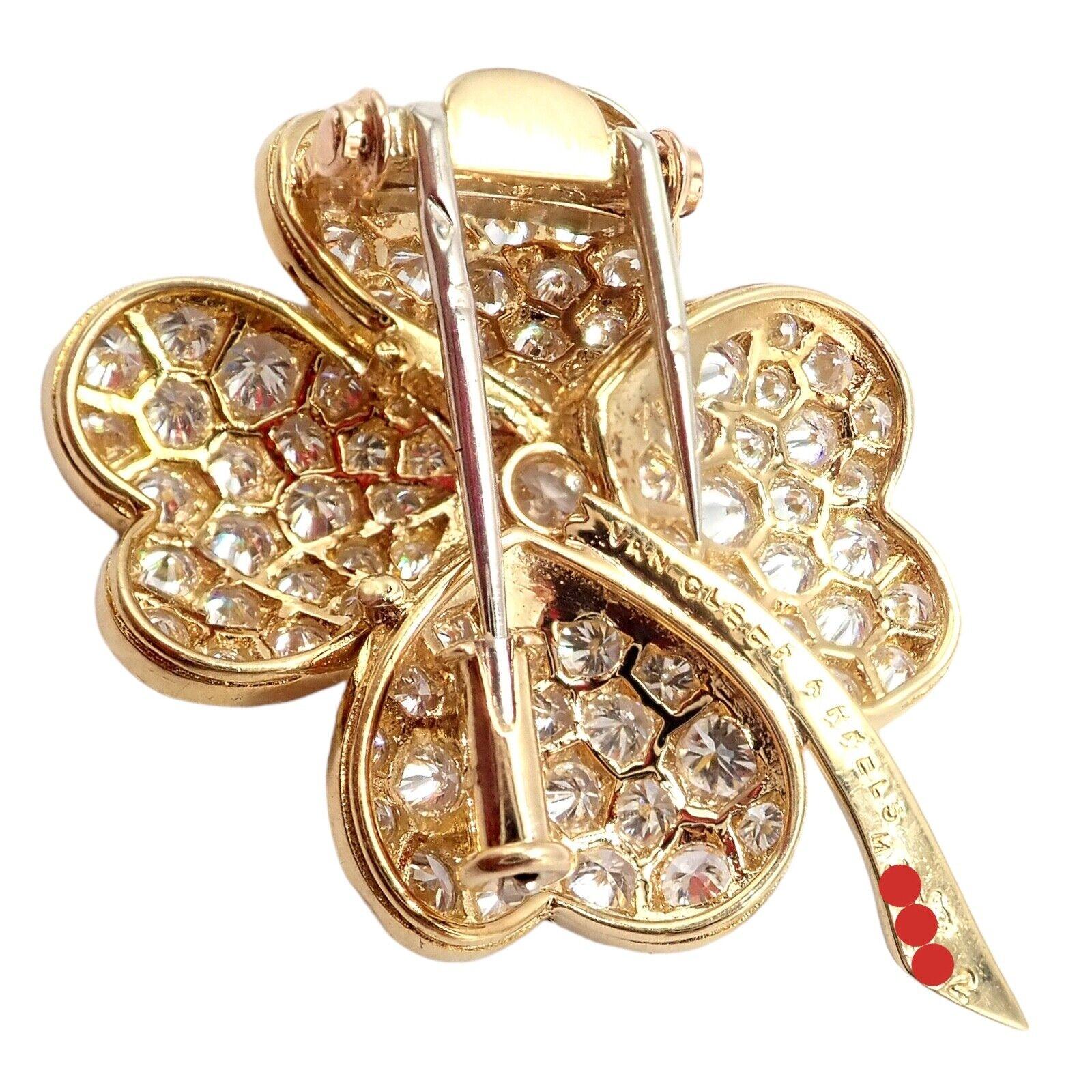Van Cleef & Arpels Cosmos Diamond Yellow Gold Pendant Brooch In Excellent Condition For Sale In Holland, PA