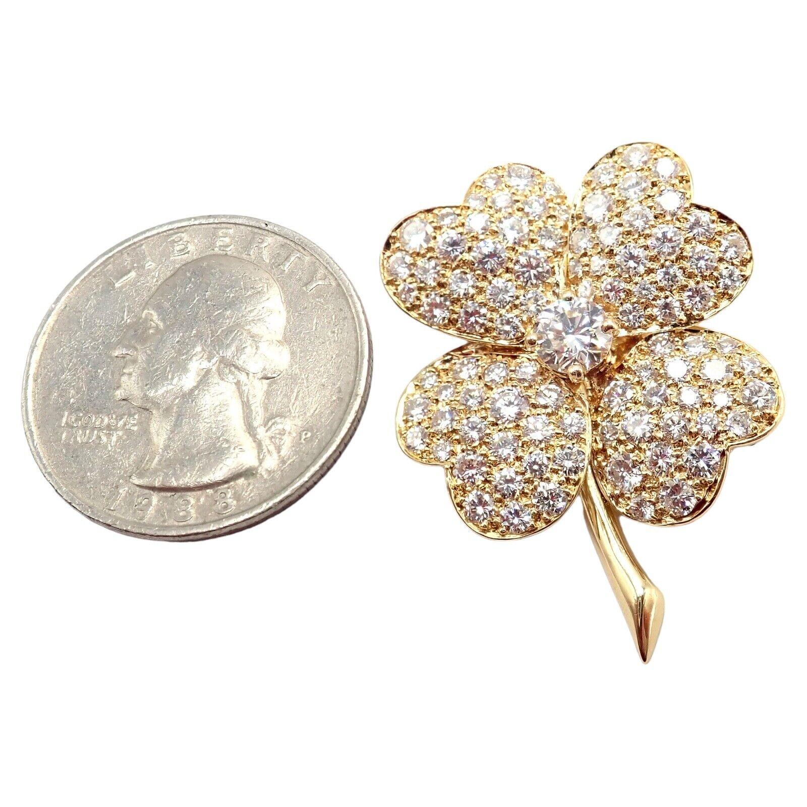 Women's or Men's Van Cleef & Arpels Cosmos Diamond Yellow Gold Pendant Brooch For Sale