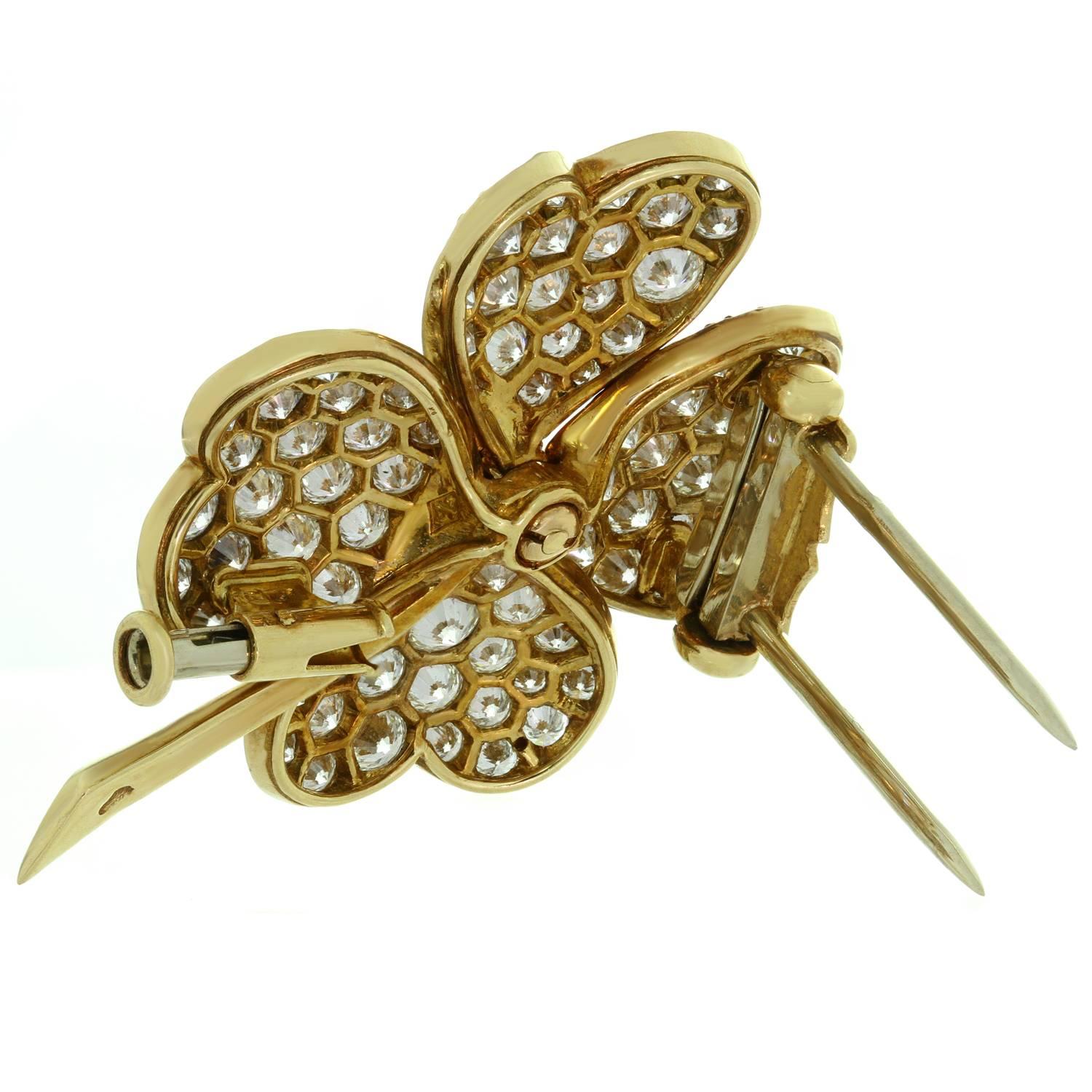 Women's Van Cleef & Arpels Cosmos Ruby Diamond Yellow Gold Flower Pendant Brooch