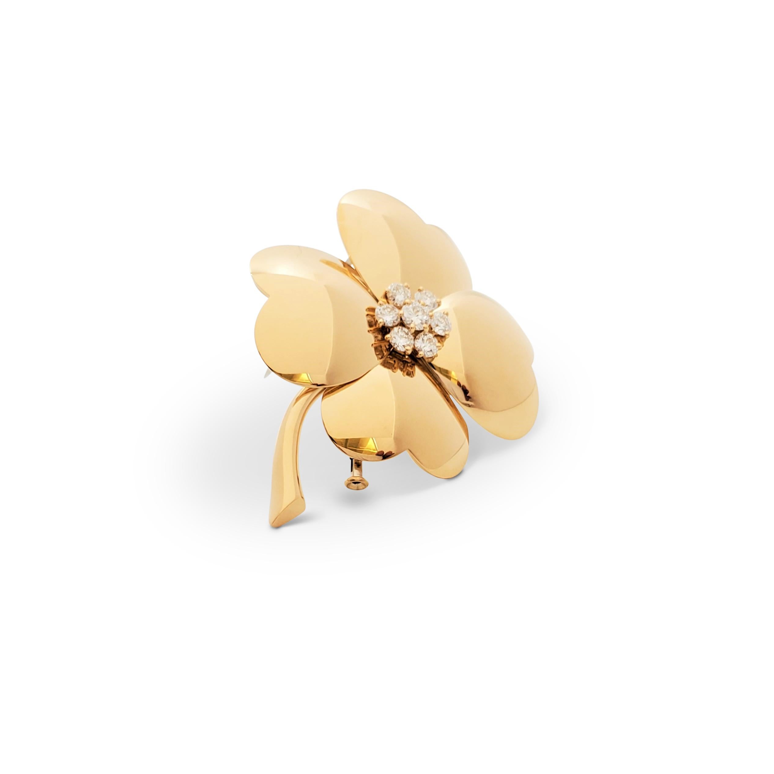 Round Cut Van Cleef & Arpels 'Cosmos' Yellow Gold and Diamond Pin