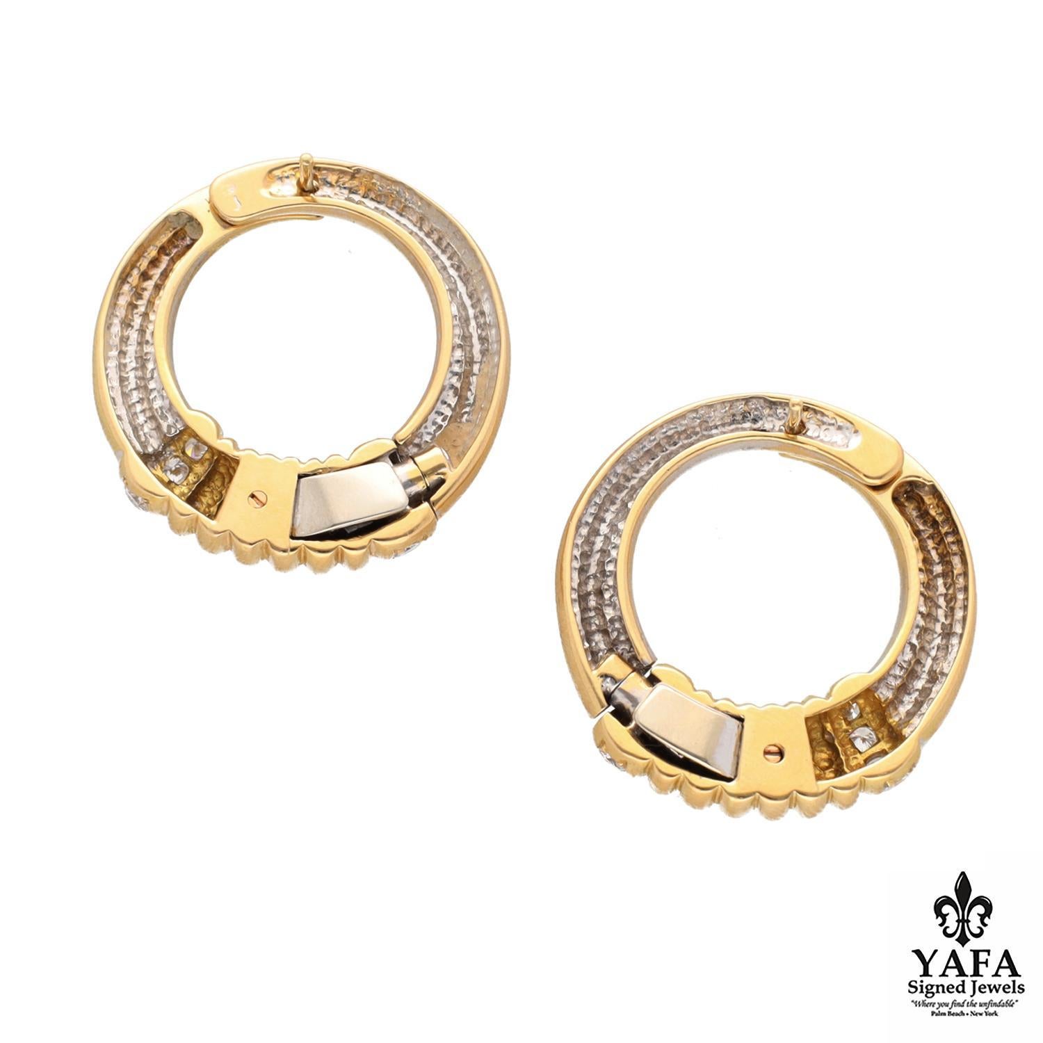 Round Cut VAN CLEEF & ARPELS Creoles Cosmos Earrings For Sale