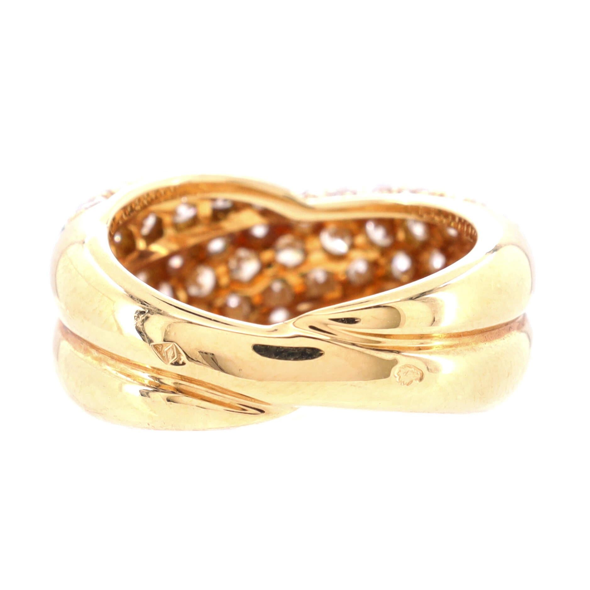 Van Cleef & Arpels Crossover-Ring aus 18 Karat Gelbgold mit Diamanten im Zustand „Gut“ in New York, NY