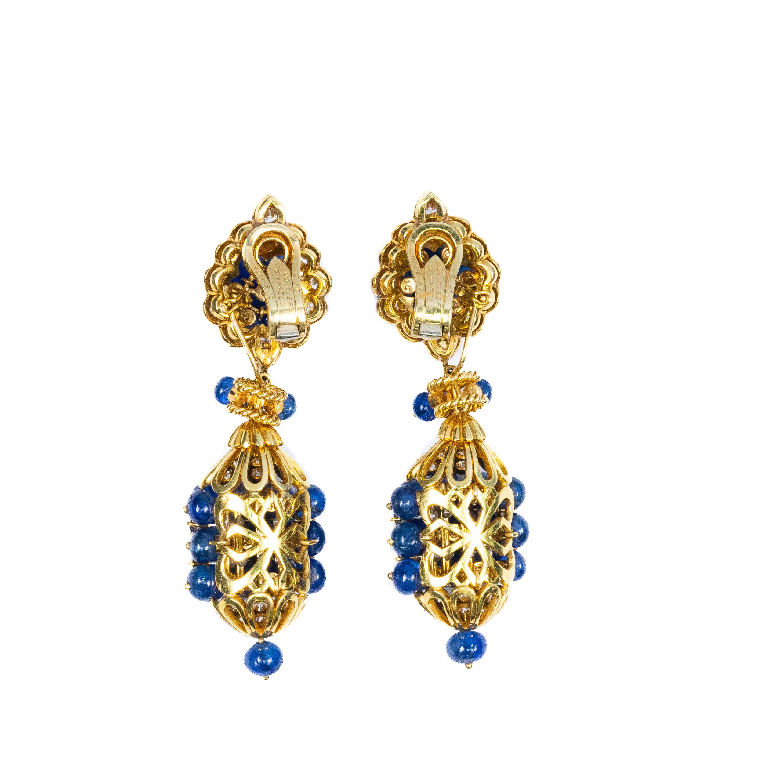 Van Cleef & Arpels Day & Night Sapphire Earrings

Discover the versatility and elegance of the Van Cleef & Arpels Day & Night Sapphire Earrings, a stunning pair designed for those who appreciate luxury and style. Crafted from 18 karat gold, these