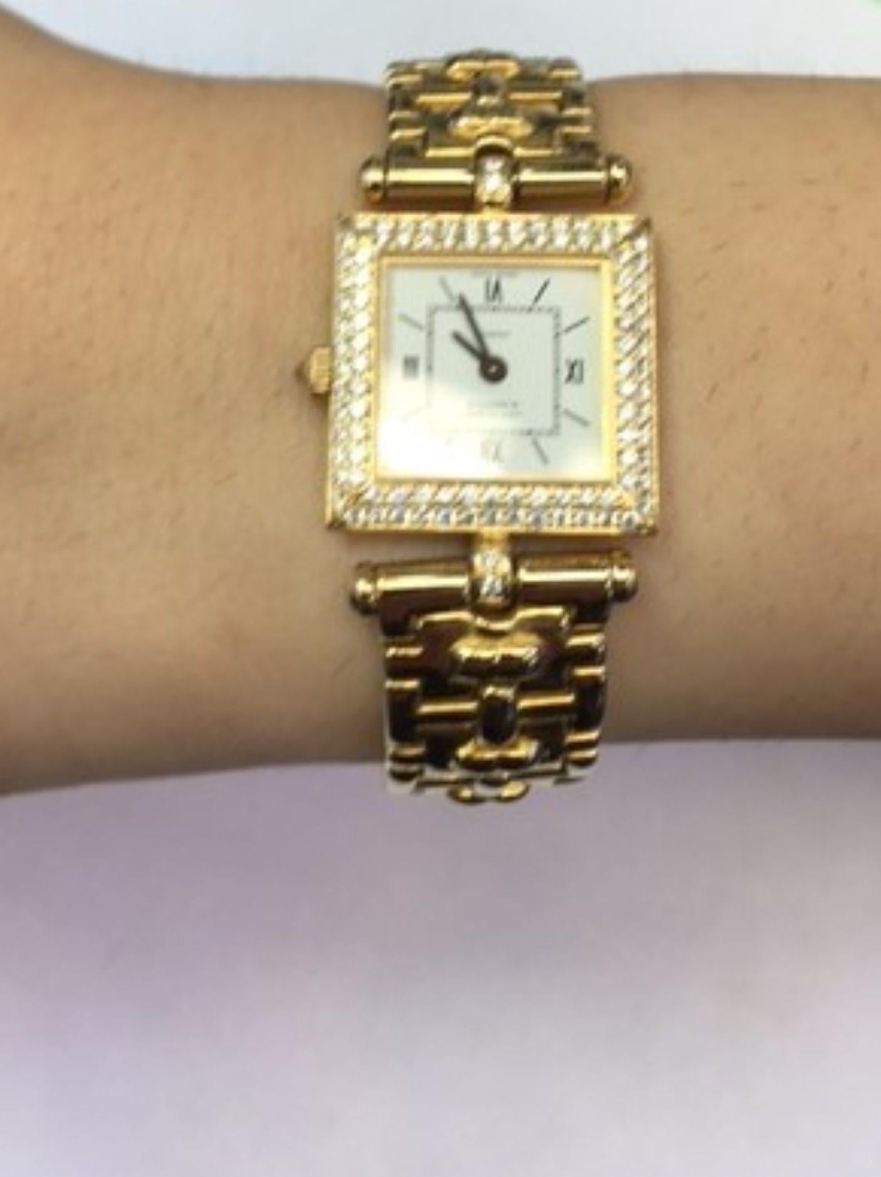 Van Cleef & Arpels: 18 Karat Gold Damenarmbanduhr mit Diamanten für Damen oder Herren im Angebot