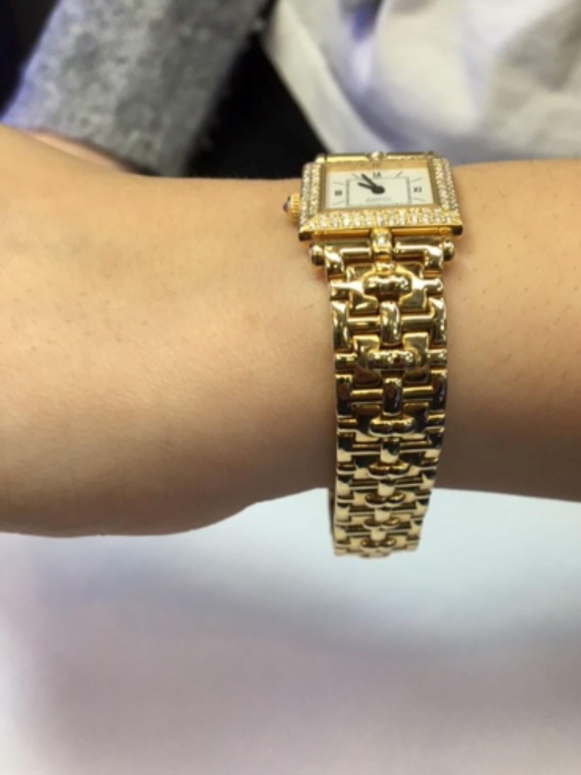 Round Cut Van Cleef & Arpels Diamond 18 Karat Gold Ladies Wristwatch For Sale