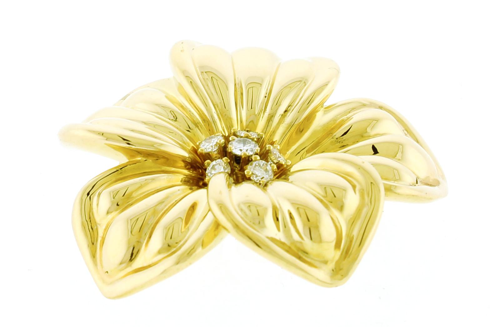 Van Cleef & Arpels Diamond 18 Karat Gold Magnolia Brooch In Excellent Condition For Sale In Bethesda, MD