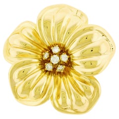 Vintage Van Cleef & Arpels Diamond 18 Karat Gold Magnolia Brooch