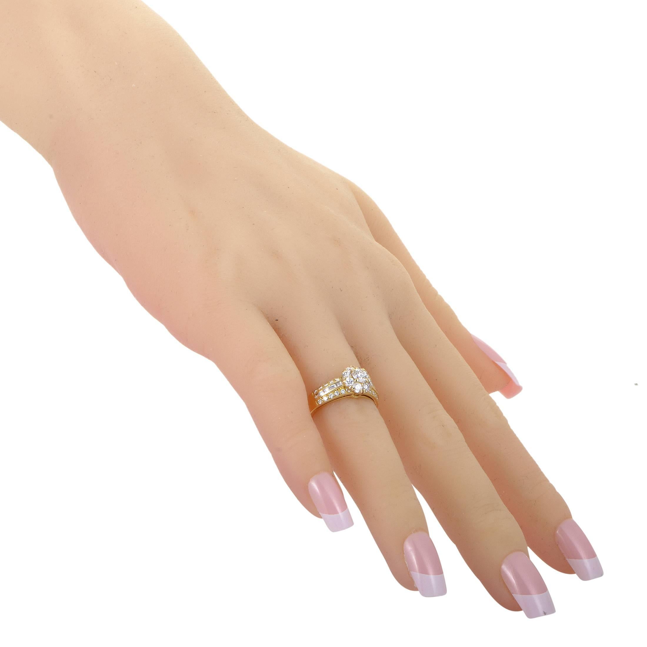 Women's Van Cleef & Arpels Diamond 18 Karat Yellow Gold Flower Ring