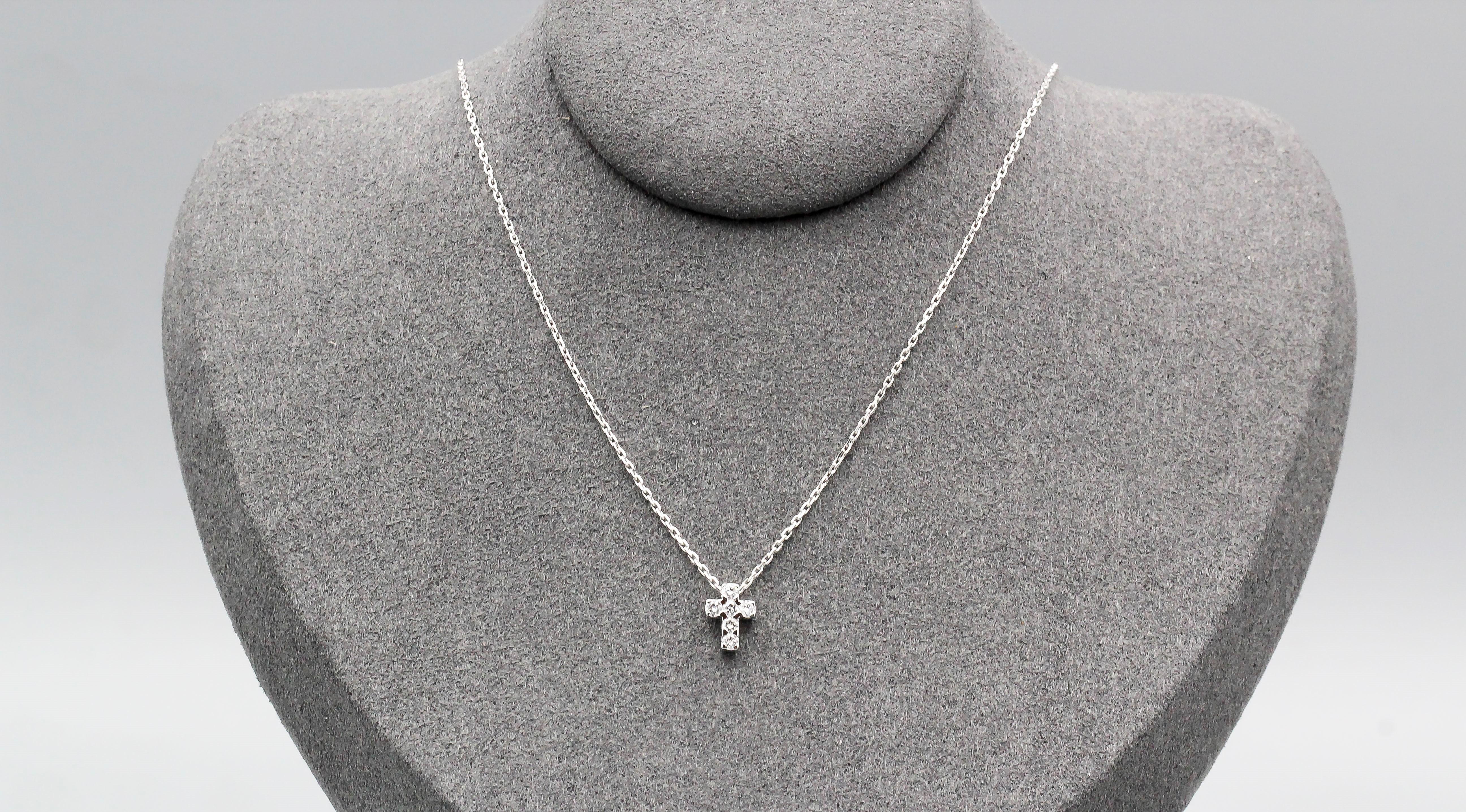 Round Cut Van Cleef & Arpels Diamond 18k White Gold Cross Pendant Necklace