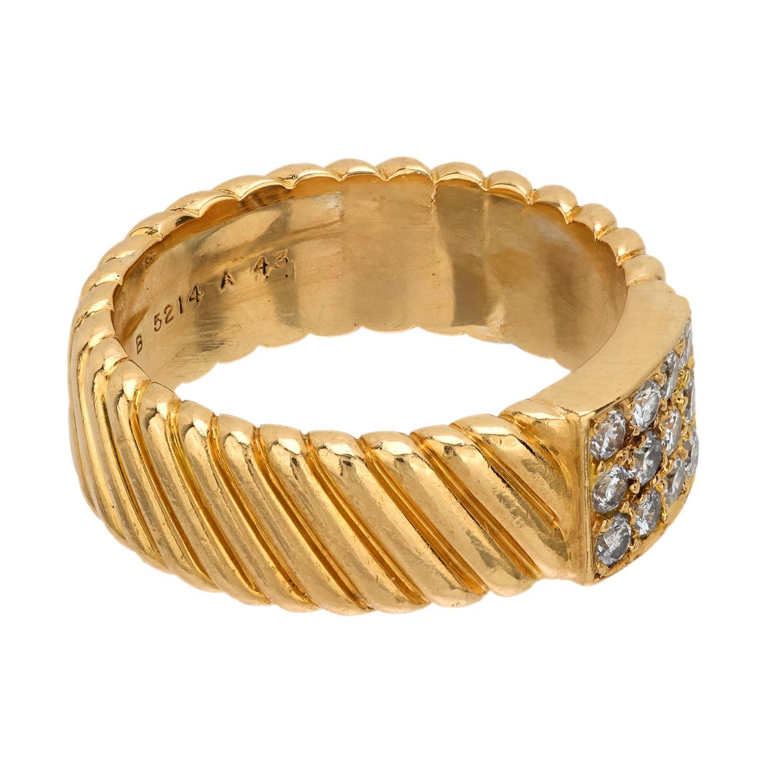 Van Cleef & Arpels, bague en or jaune 18 carats avec diamants Bon état à Beverly Hills, CA