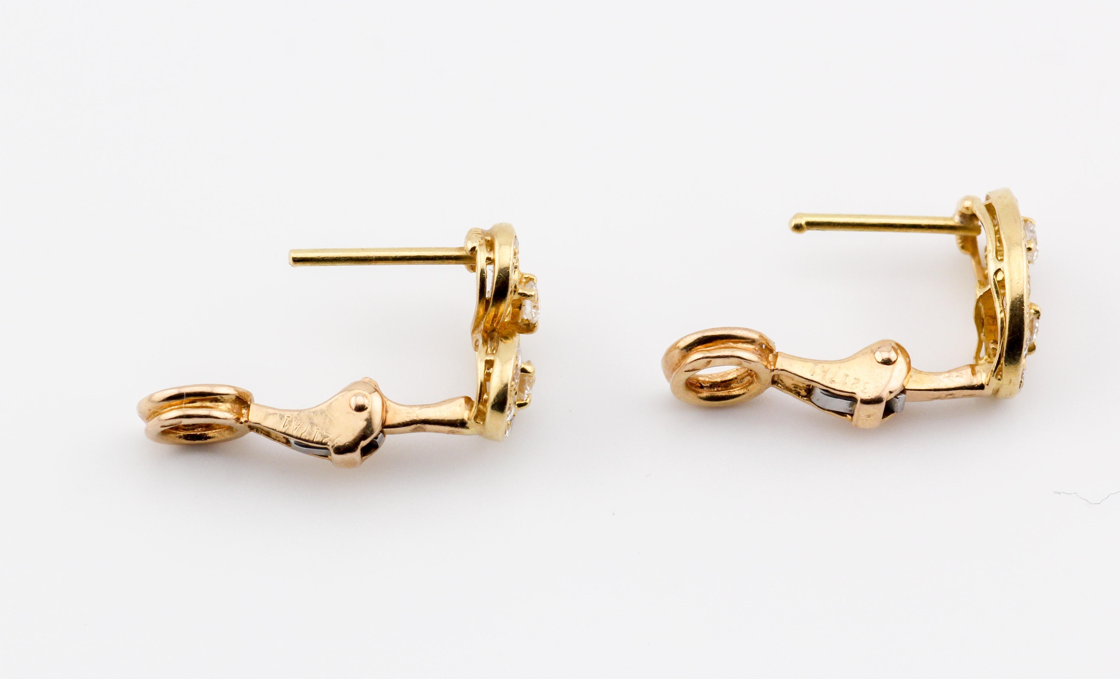 Van Cleef & Arpels Boucles d'oreilles papillon en or jaune 18 carats et diamants Bon état - En vente à Bellmore, NY