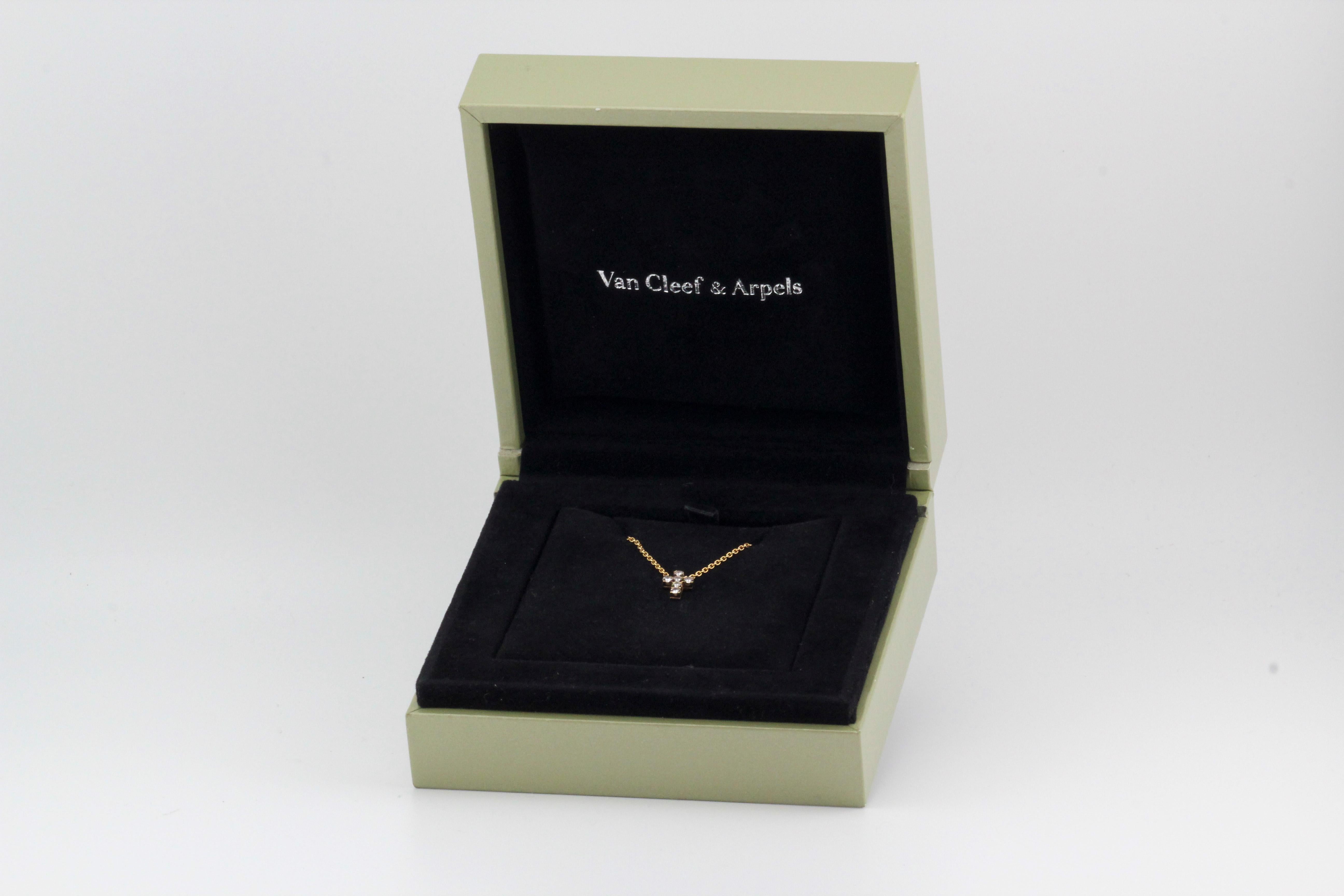 Van Cleef & Arpels Diamond 18K Yellow Gold Cross Pendant Necklace In Good Condition For Sale In Bellmore, NY