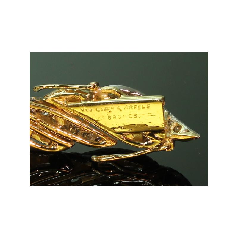 Van Cleef & Arpels Diamond 6.30 Carat 18 Karat Yellow Gold Braided Bracelet 1