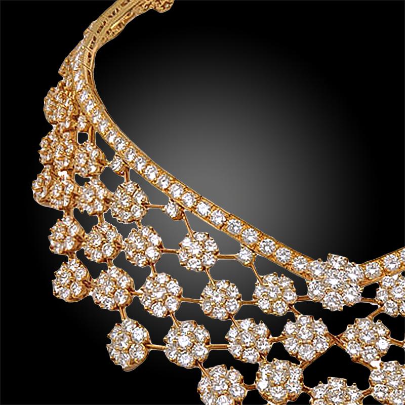 The Snowflake collection by Van Cleef & Arpels is inspired by gently falling flakes of snow, an inspiration of the jewelry house since the 1940s.  This magnificent necklace part of the collection is crafted in 18k yellow gold, set with a myriad of