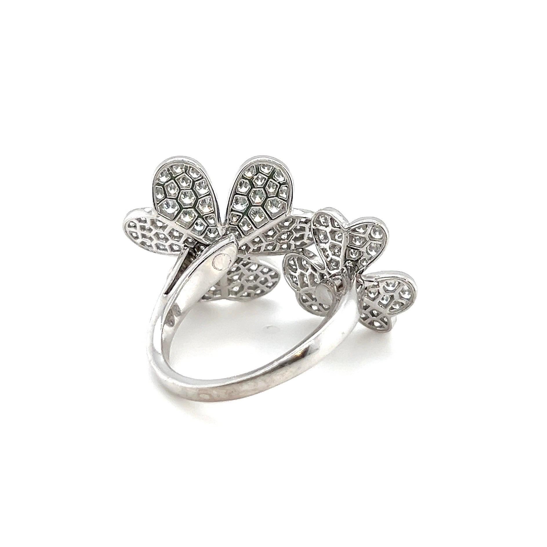Van Cleef & Arpels Diamond and 18 Karat White Gold Frivole Ring For Sale 3