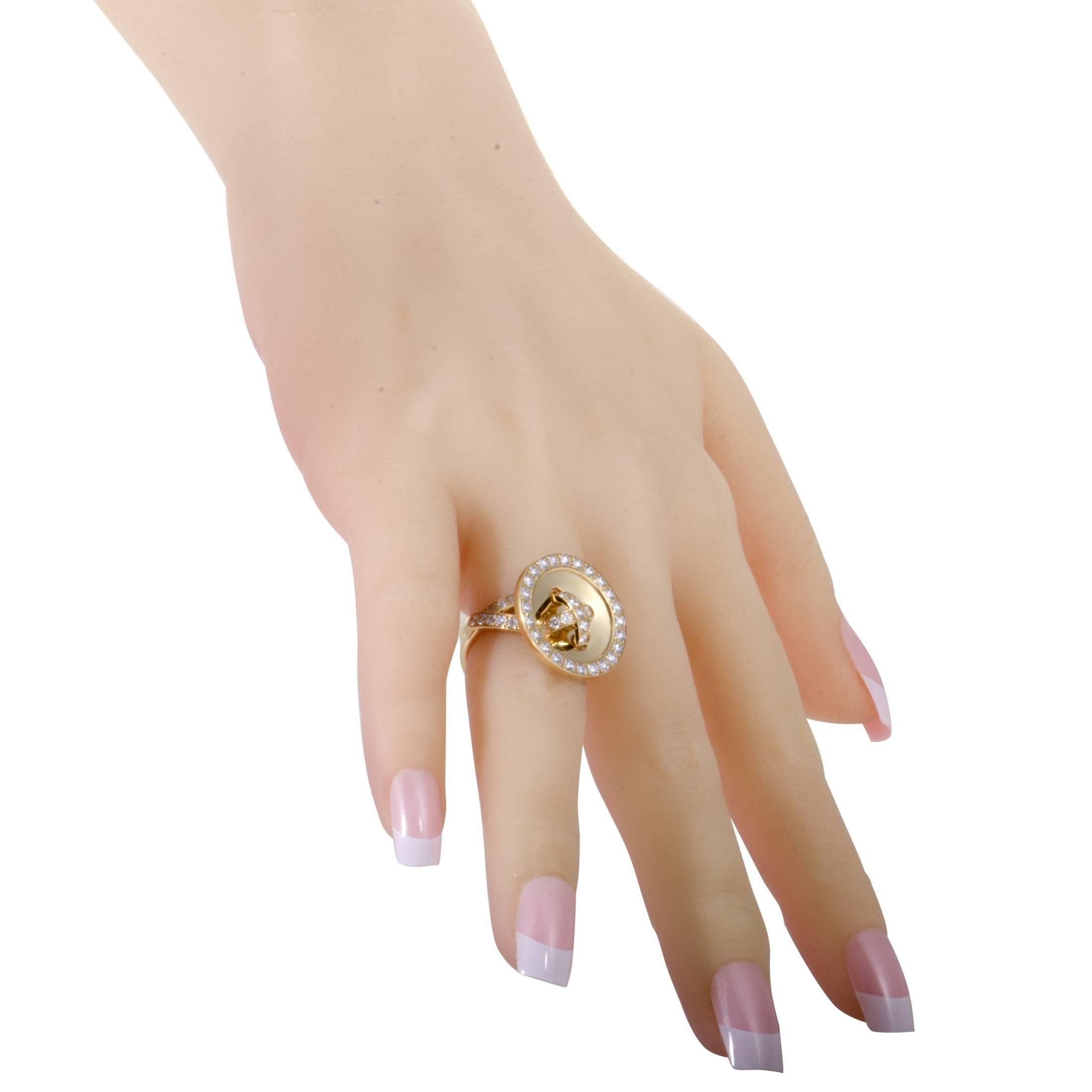 Van Cleef & Arpels Diamond and 18 Karat Yellow Gold Button Ring In Excellent Condition In Southampton, PA