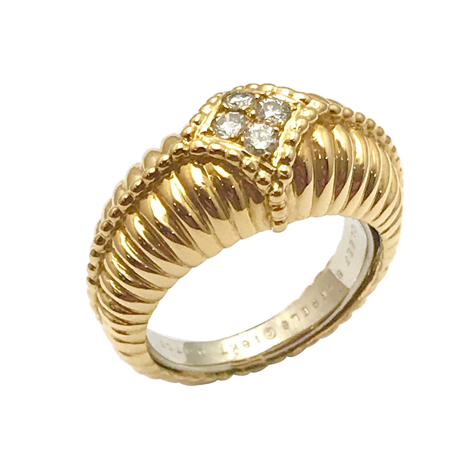 Van Cleef & Arpels Diamond and 18 Karat Yellow Gold Ring